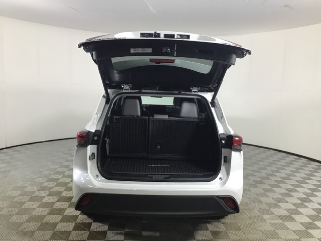 2022 Toyota Highlander XLE photo 21