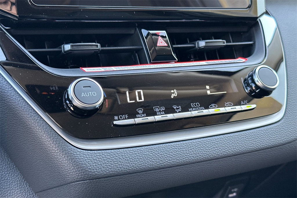 2025 Toyota Corolla LE photo 19
