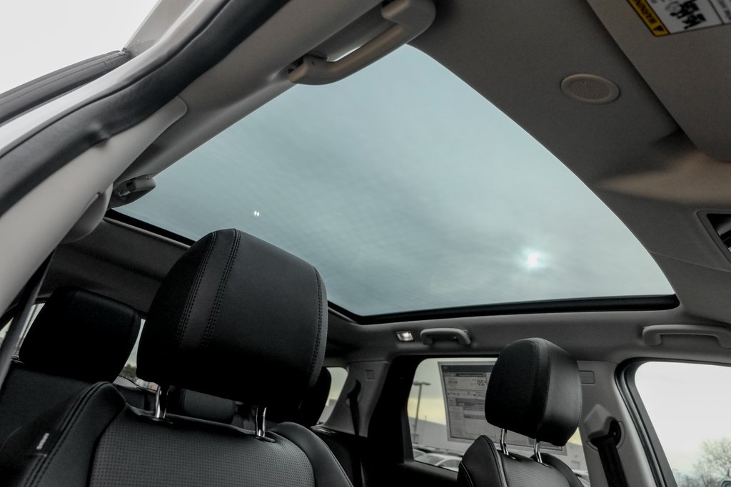 2025 Land Rover Discovery Sport S photo 20