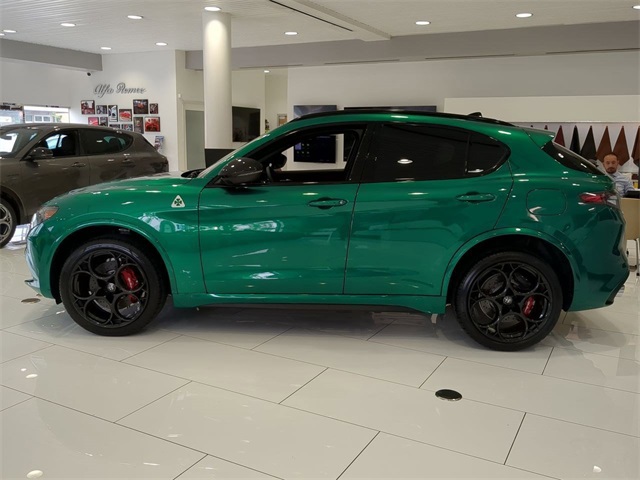 2024 Alfa Romeo Stelvio Quadrifoglio photo 4