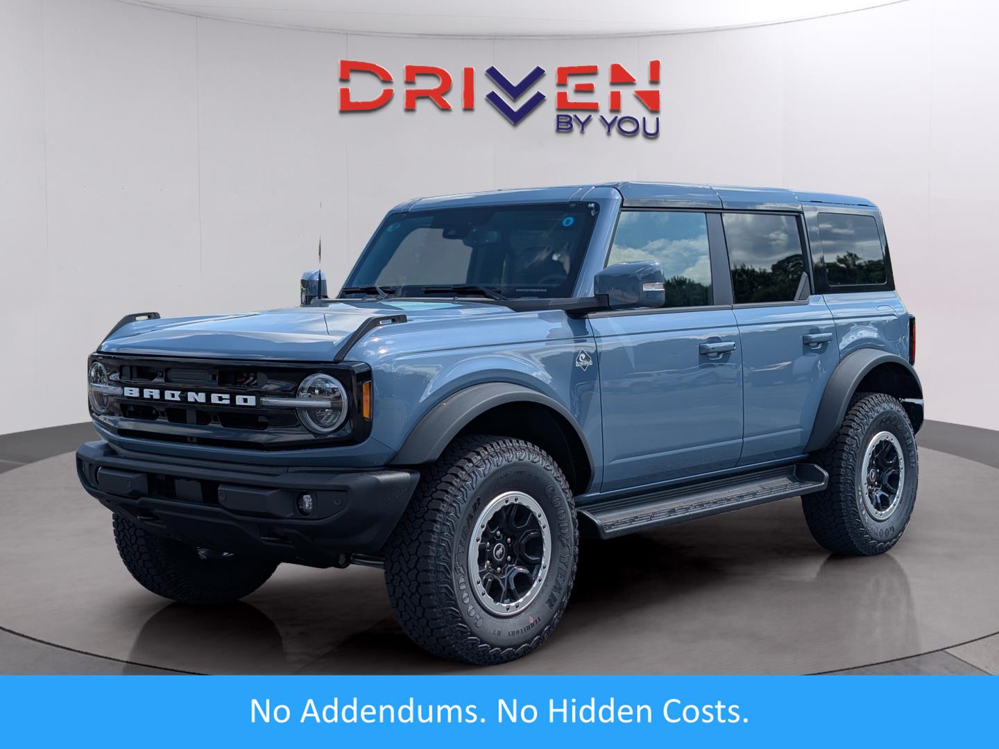 2025 Ford Bronco 4-Door Outer Banks's photo