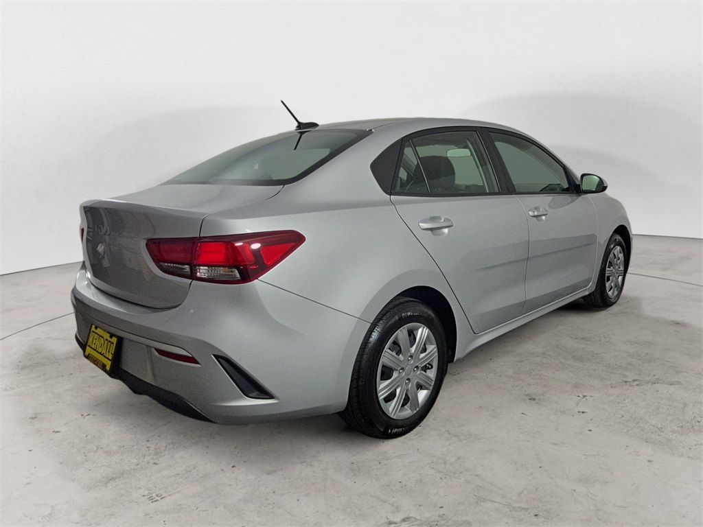 2023 Kia Rio LX photo 4