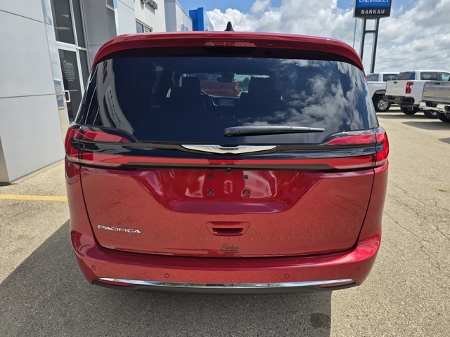 2026 Chrysler Pacifica photo 5
