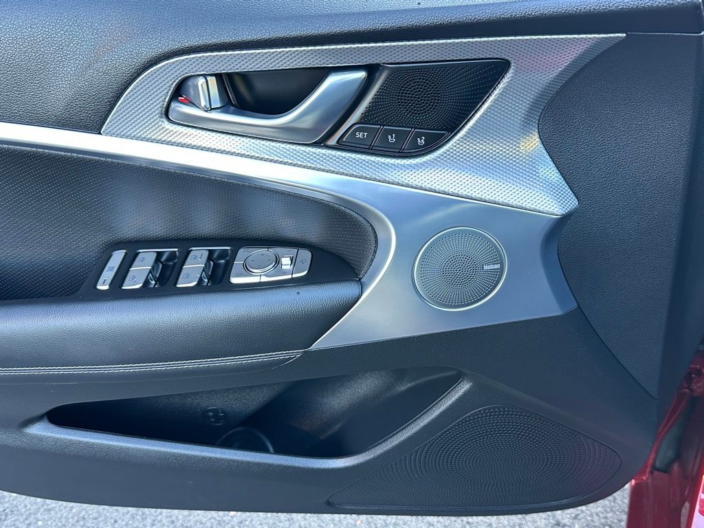 2022 Genesis G70 2.0T photo 17