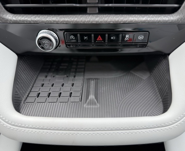 2025 Ford Explorer Platinum photo 24