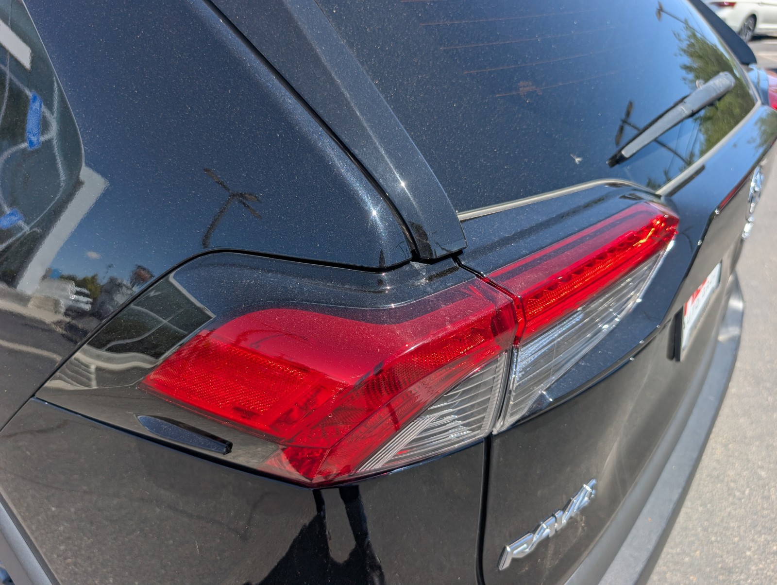 Used 2022 Midnight Black Metallic Toyota Hybrid XLE Premium image 35