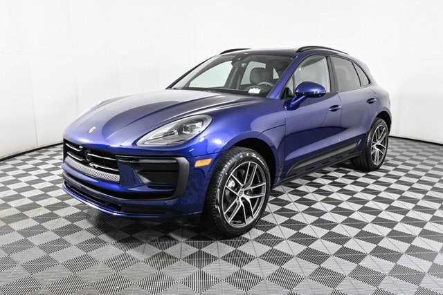 2025 Porsche Macan Base