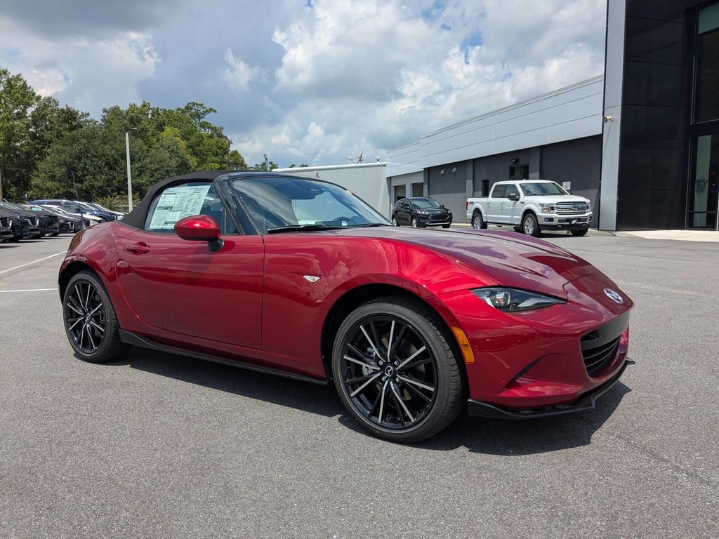 2025 Mazda MX-5 Miata Miata Grand Touring photo 2