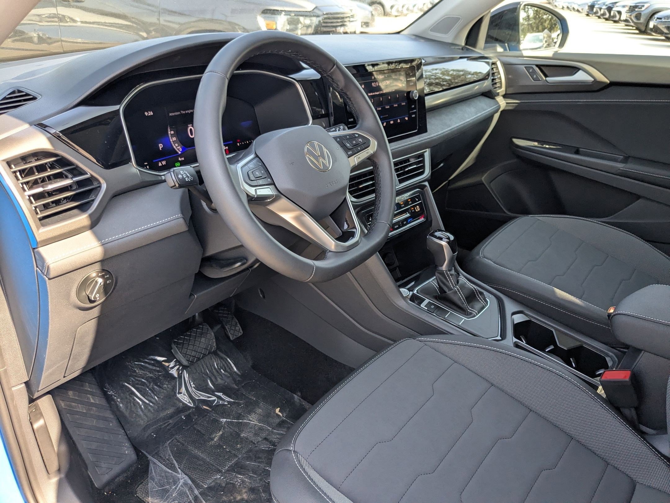 2025 Volkswagen Taos SE photo 2