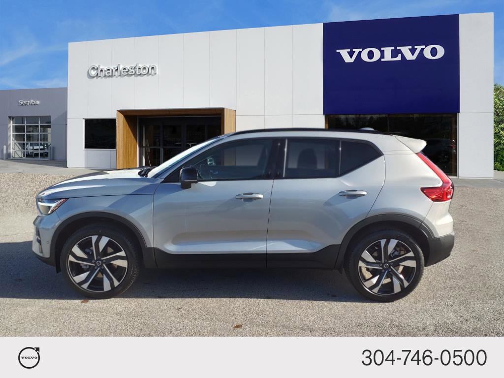 2025 Volvo XC40 photo 6