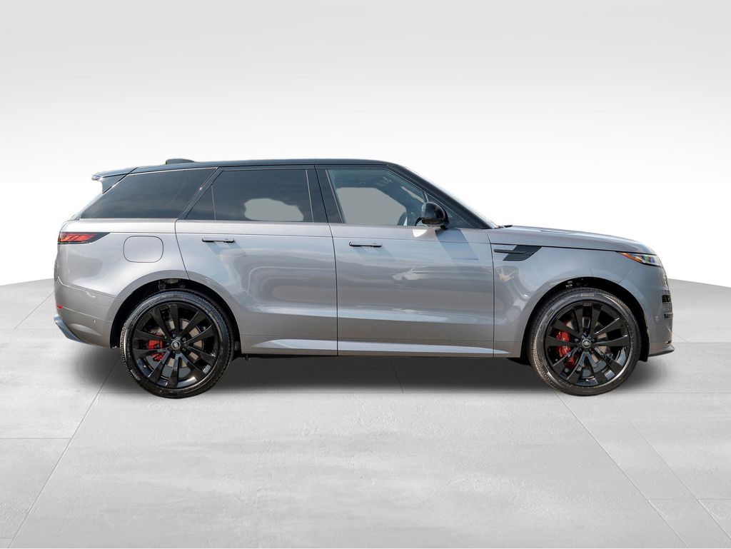 2025 Land Rover Range Rover Sport SE photo 8