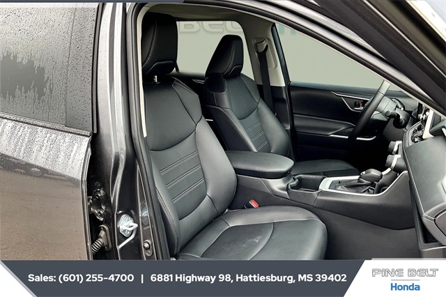 2024 Toyota RAV4 XLE Premium photo 6