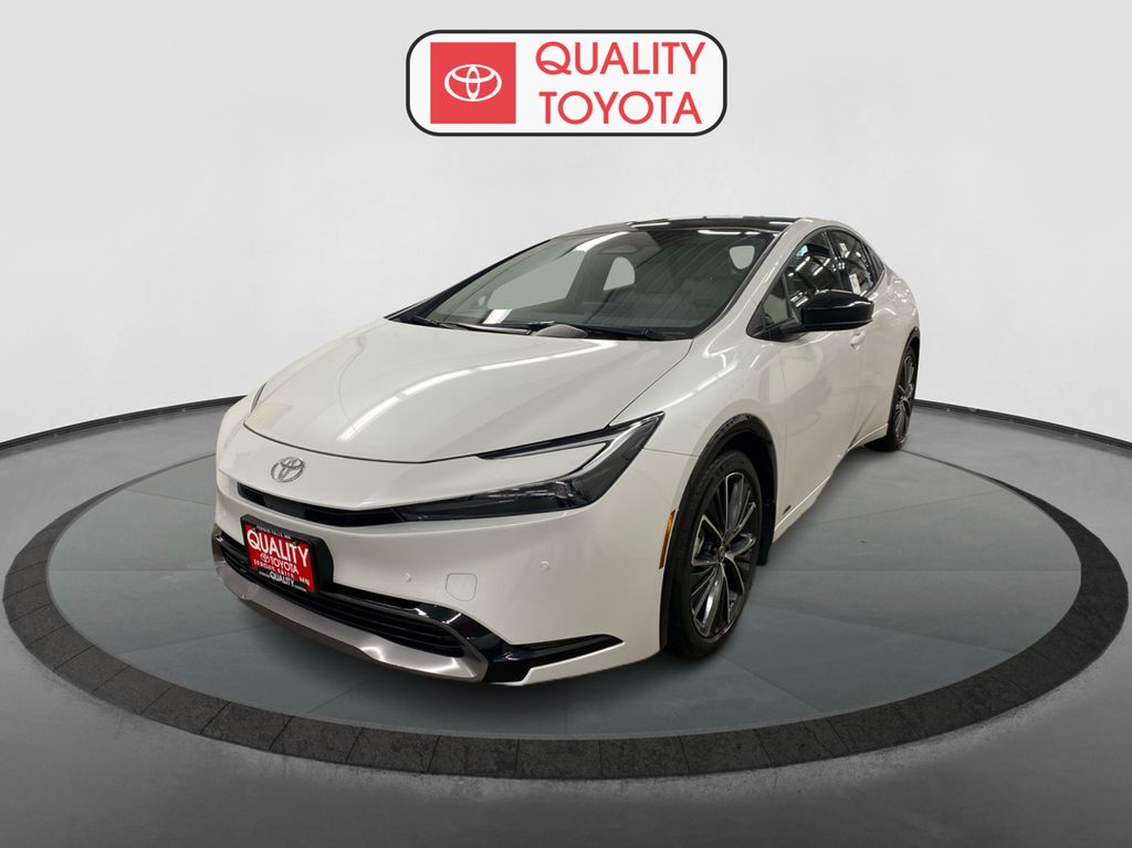 2026 Toyota Prius XLE's photo