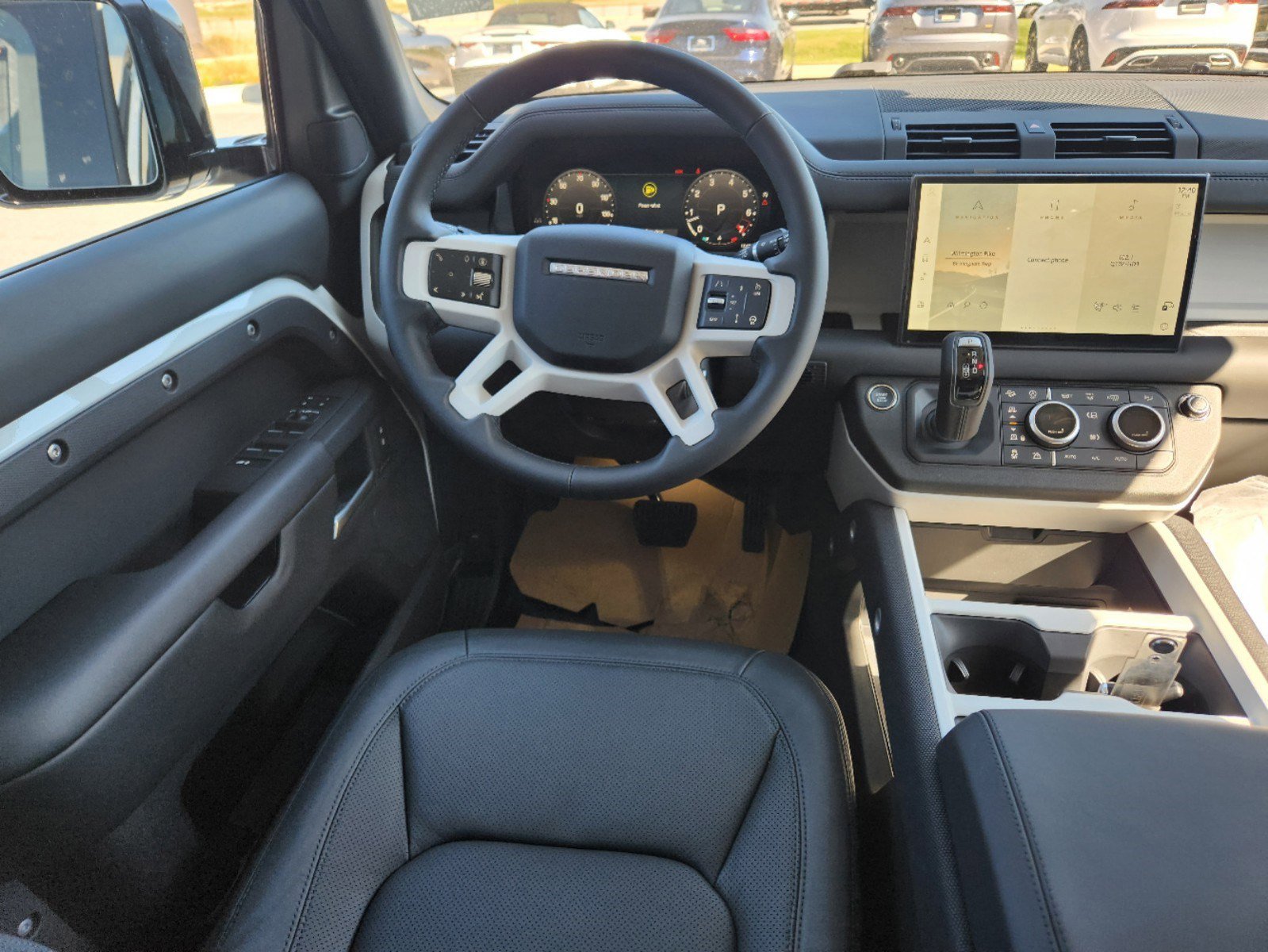 2025 Land Rover Defender 110 S photo 10