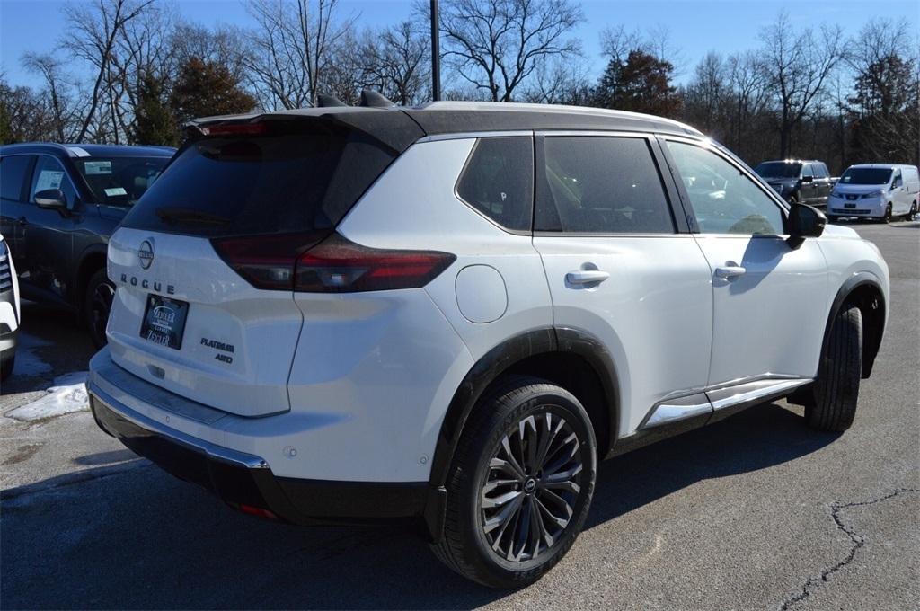 2025 Nissan Rogue Platinum photo 3