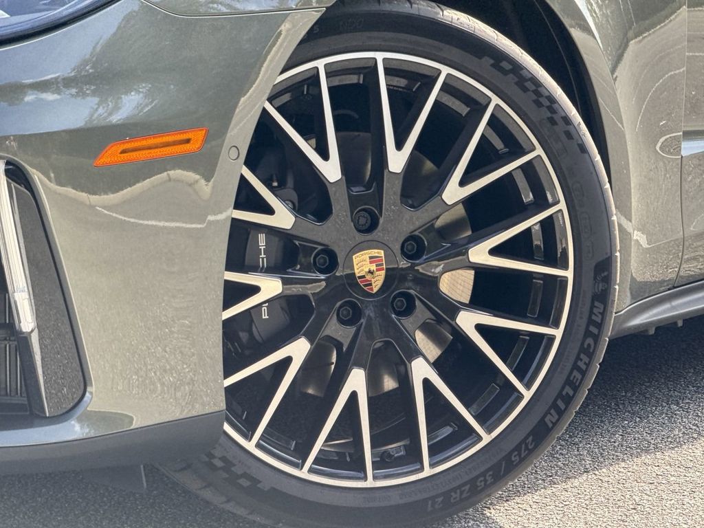 2025 Porsche Panamera 4 photo 14