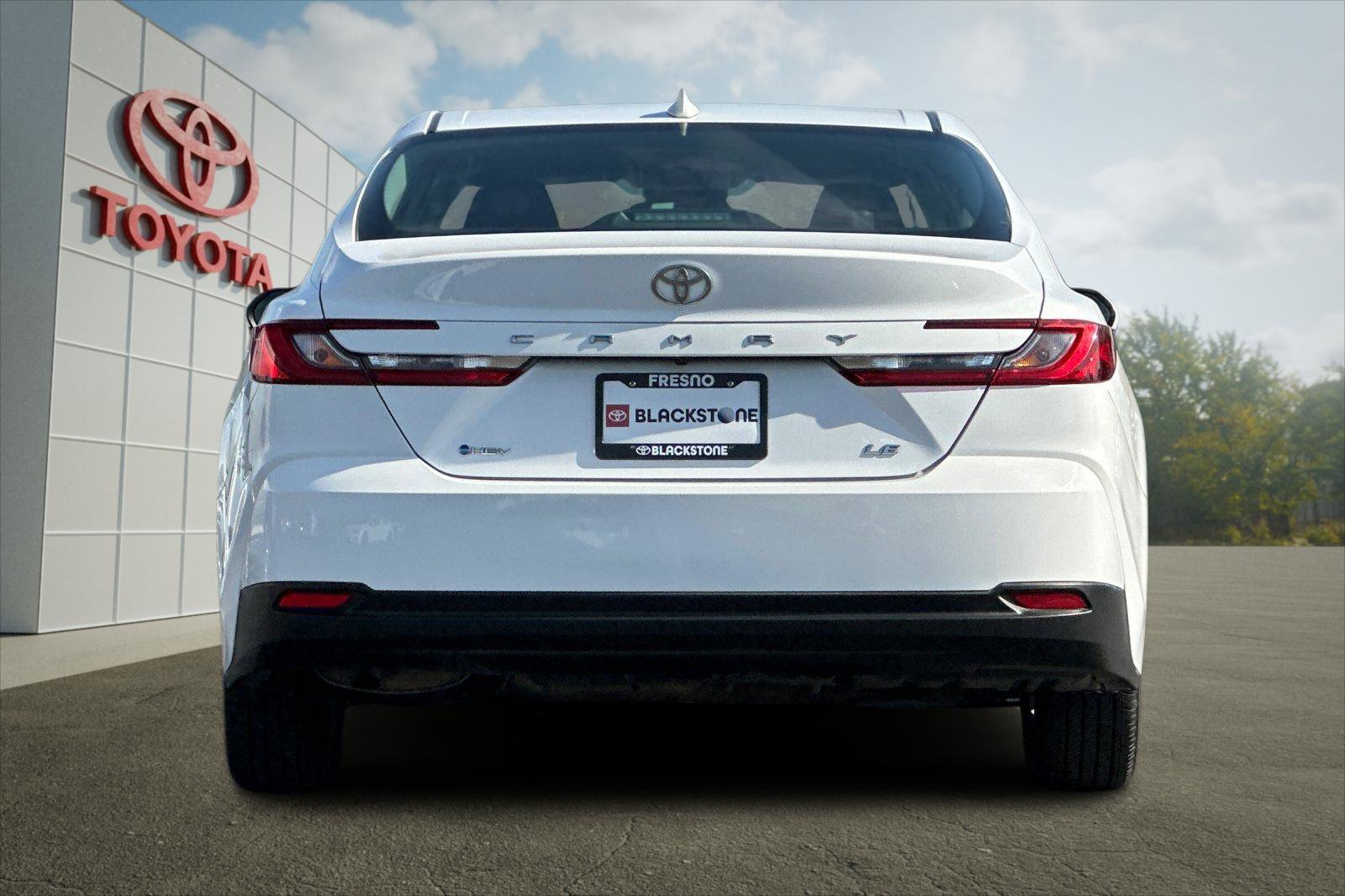 2025 Toyota Camry LE photo 4