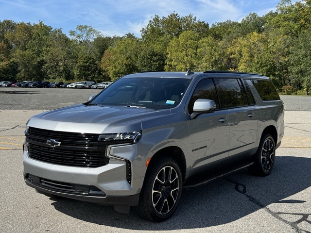 2024 Chevrolet Suburban RST's photo