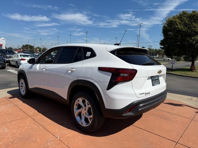 2026 Chevrolet Trax LS photo 4