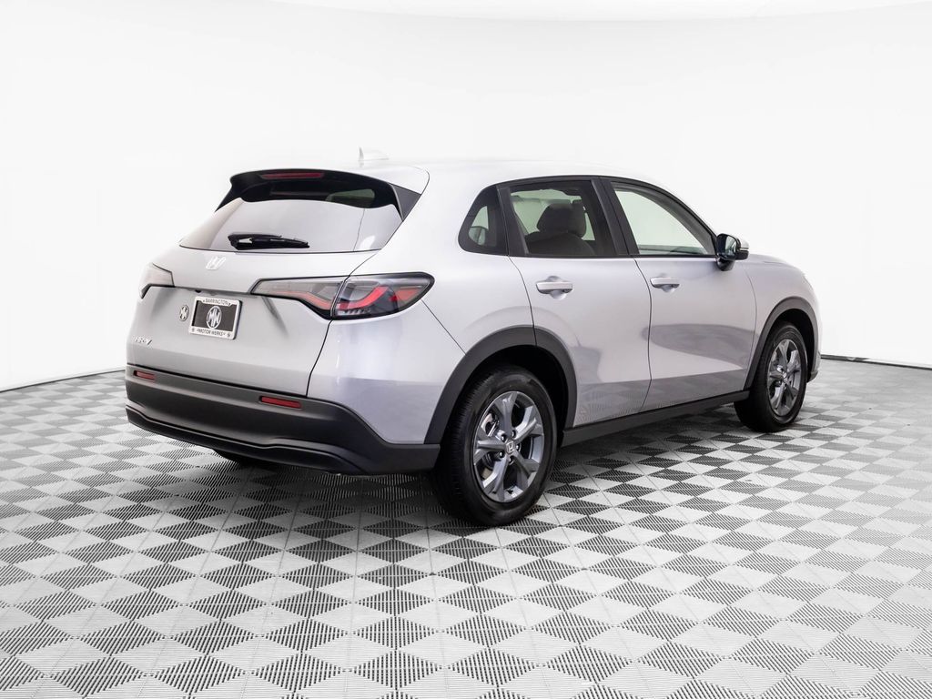 2026 Honda HR-V LX photo 3