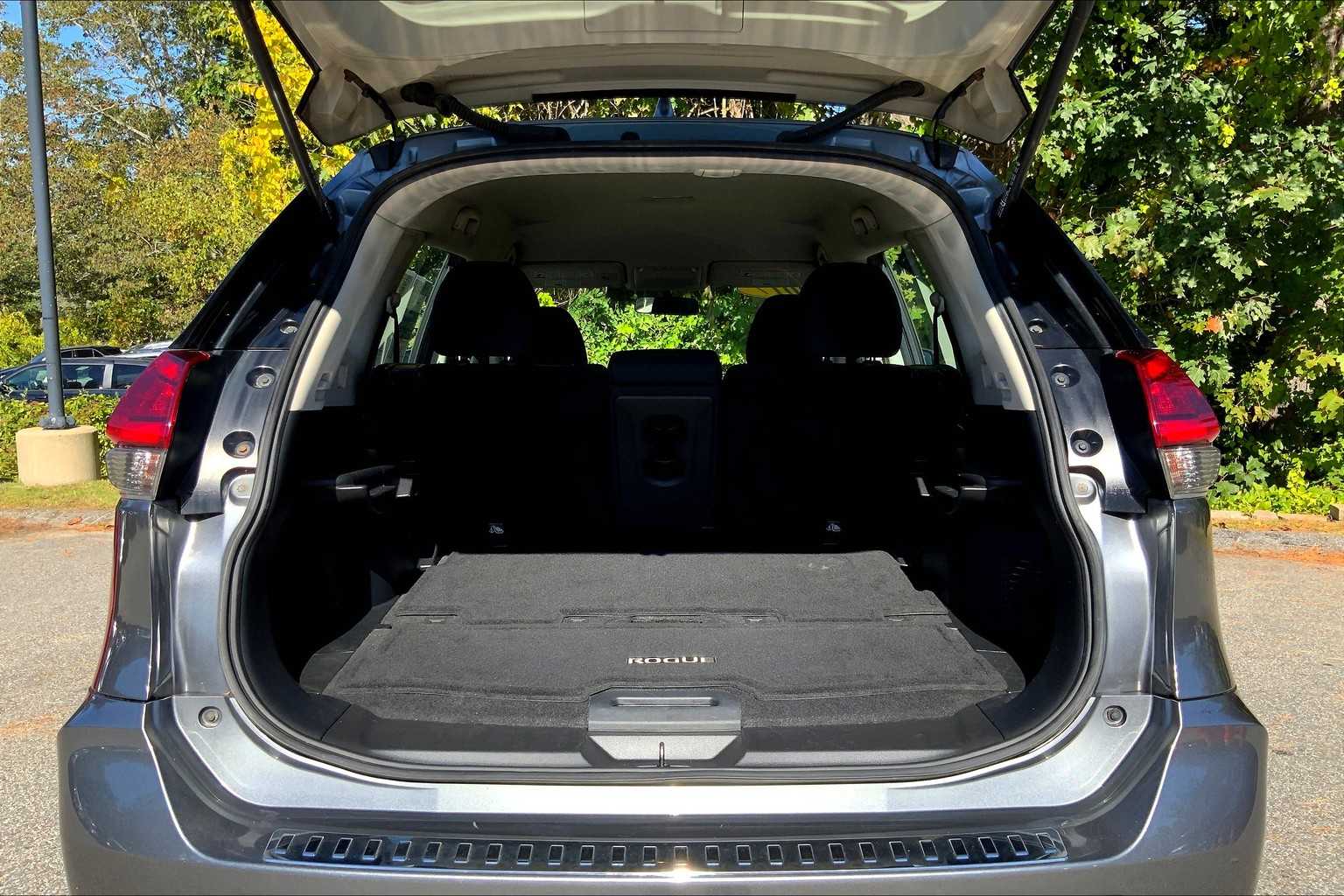 2017 Nissan Rogue S photo 28