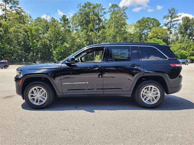 2025 Jeep Grand Cherokee Laredo X photo 4