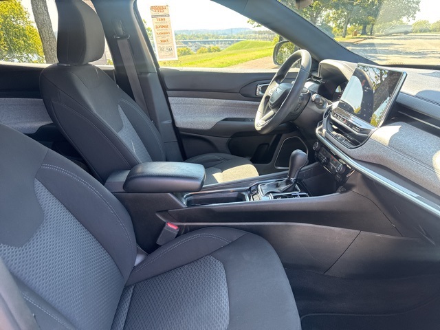 2023 Jeep Compass Sport photo 8