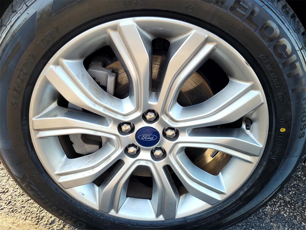 2022 Ford Edge Titanium photo 12
