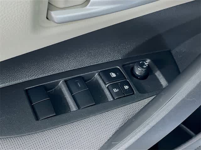 2020 Toyota Corolla LE photo 16