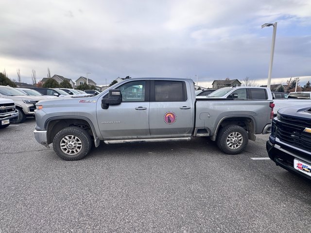 2024 Chevrolet Silverado 2500HD LT photo 2
