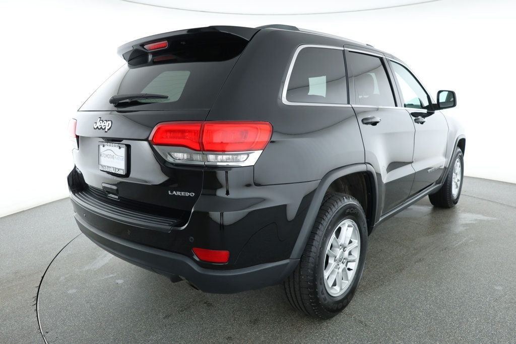 2018 Jeep Grand Cherokee Laredo E photo 3