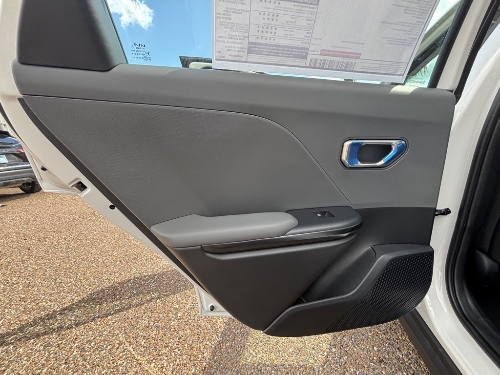 2025 Kia K4 LXS photo 14
