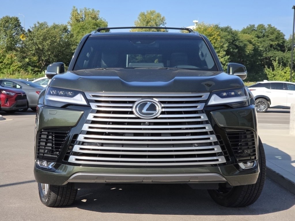 2023 Lexus LX Ultra Luxury photo 3