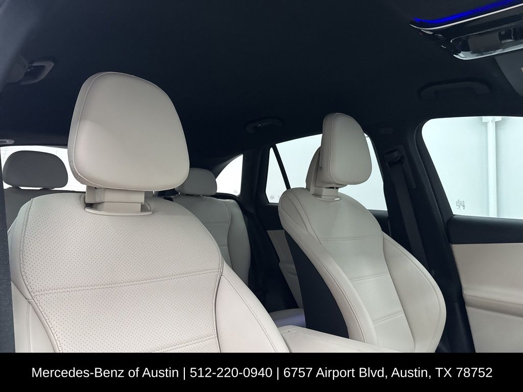 2025 Mercedes Benz GLC 300 photo 24