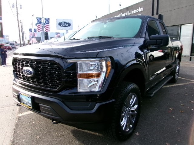 2021 Ford F-150 XL's photo