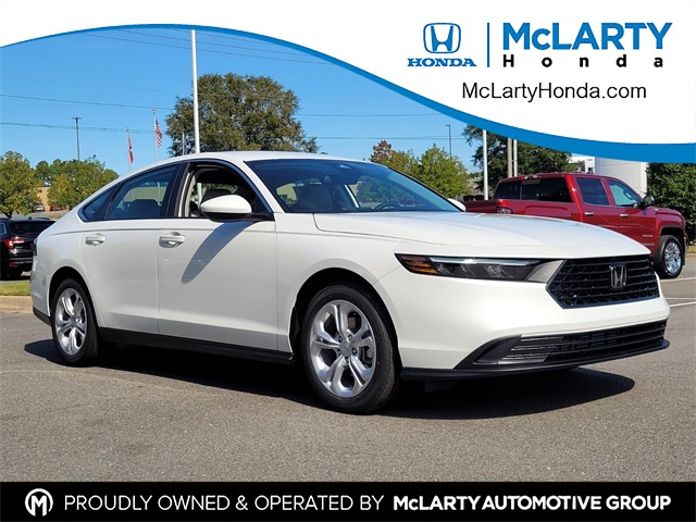 2025 Honda Accord LX's photo