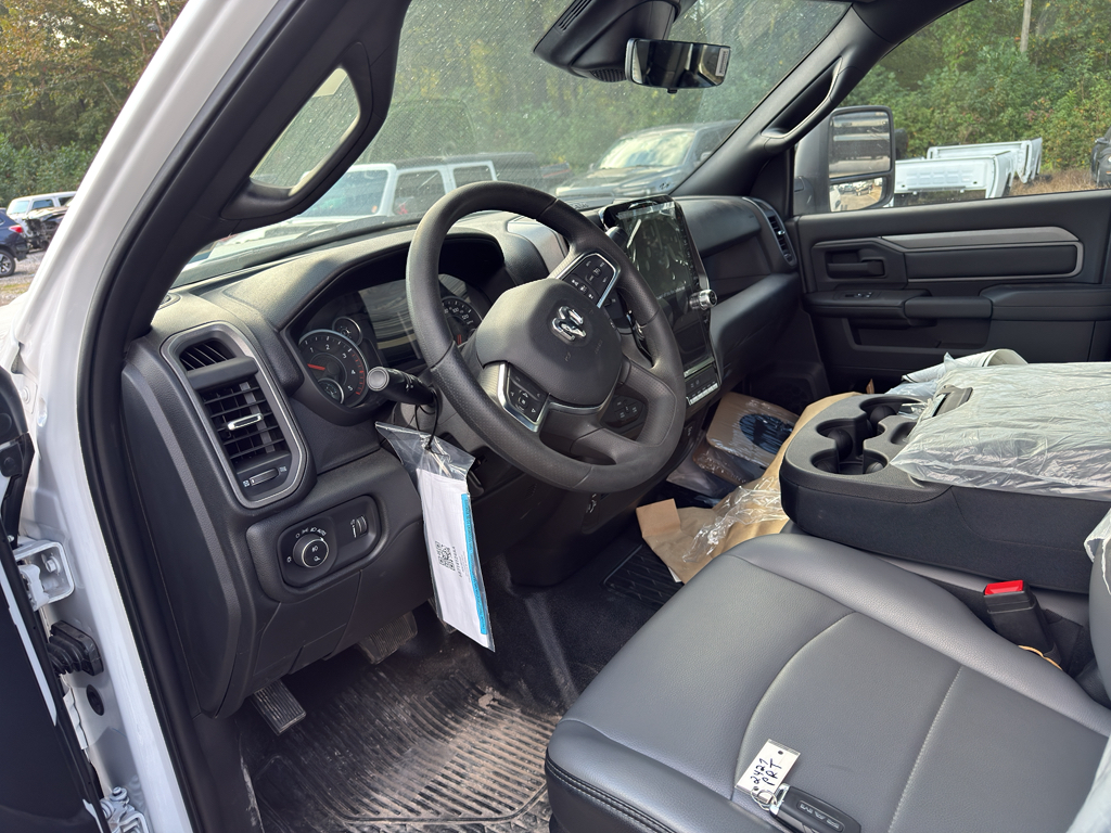 2025 Ram 5500 Tradesman photo 18