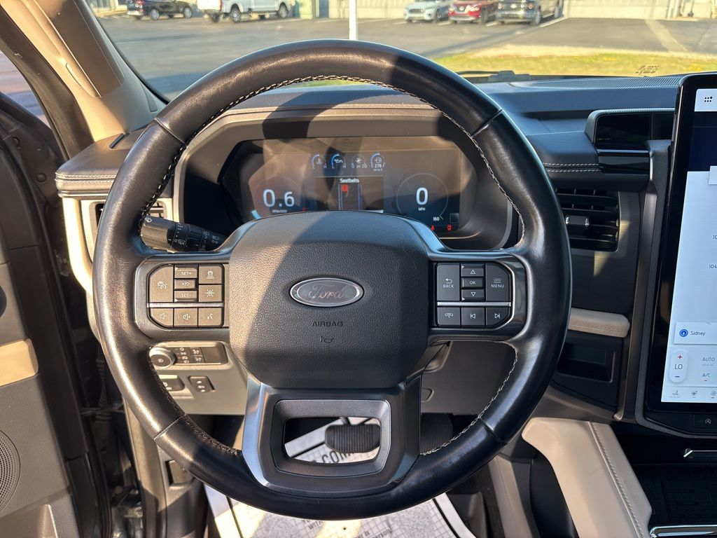 2022 Ford Expedition MAX Platinum photo 13