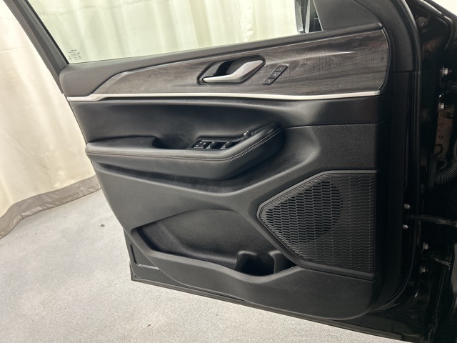 2023 Jeep Grand Cherokee Limited photo 17