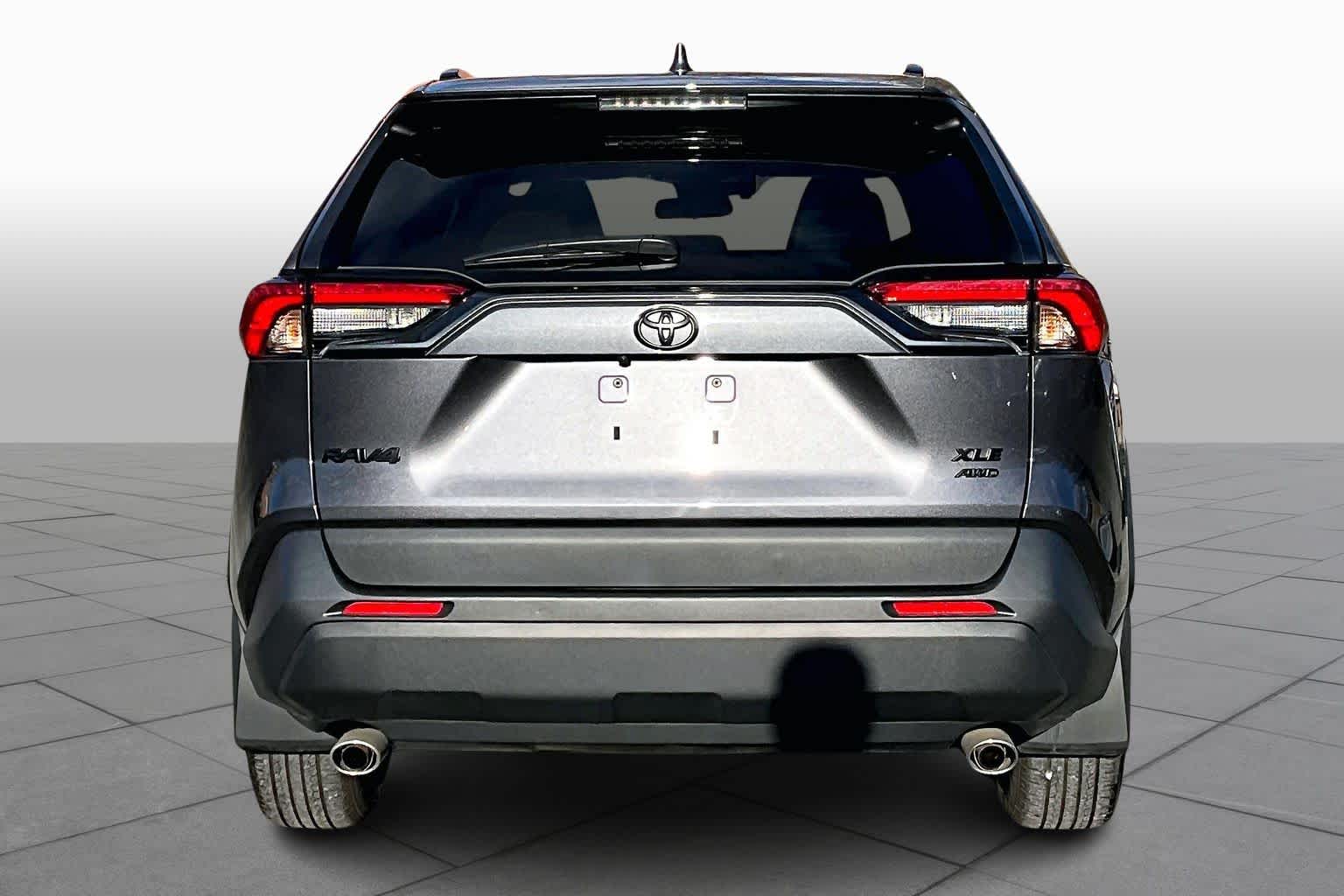 2024 Toyota RAV4 XLE SE photo 4