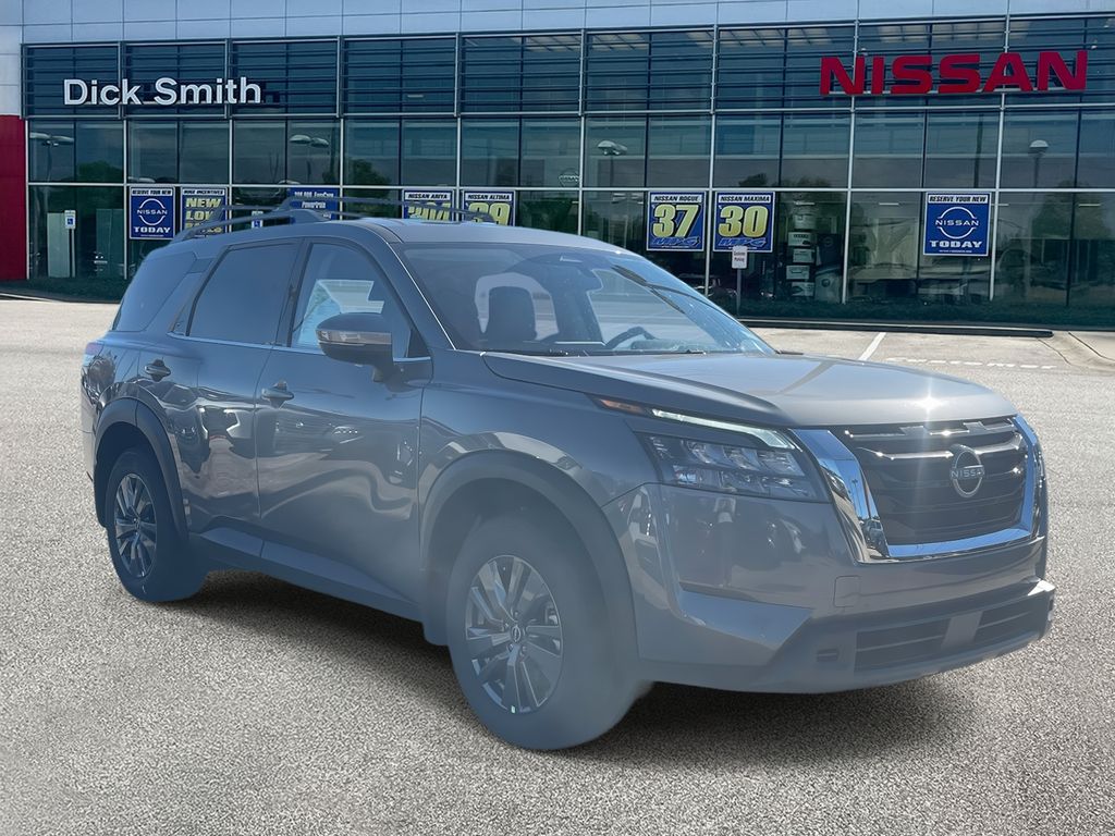 2025 Nissan Pathfinder SV's photo