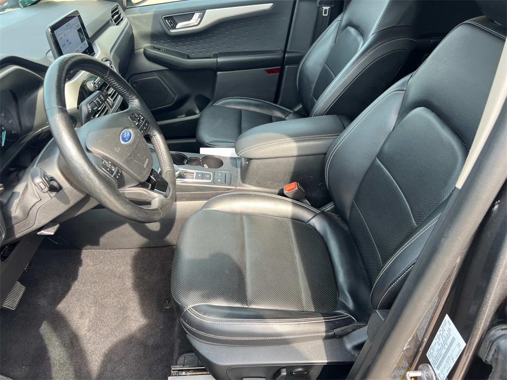 2020 Ford Escape SEL photo 13