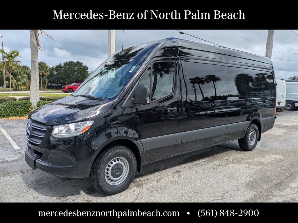 2025 Mercedes-Benz Sprinter Crew Van Base's photo