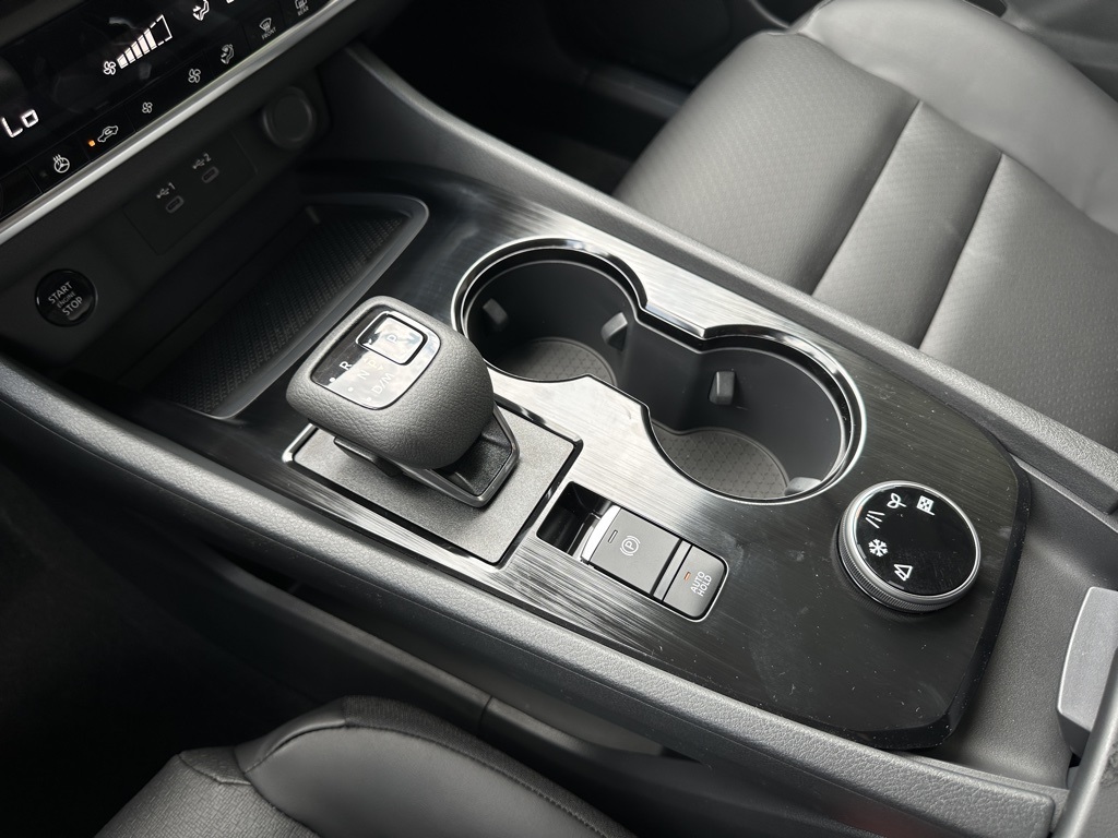 2026 Nissan Rogue SV photo 27