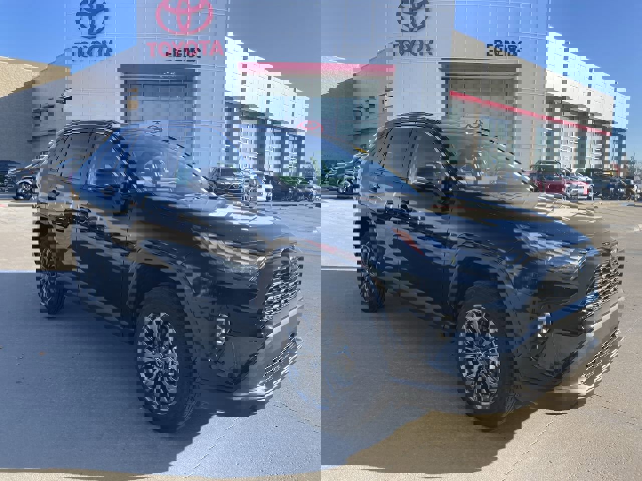 2024 Toyota RAV4 XLE Premium's photo