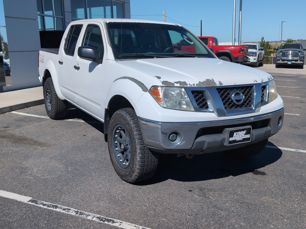 2009 Nissan Frontier SE photo 2