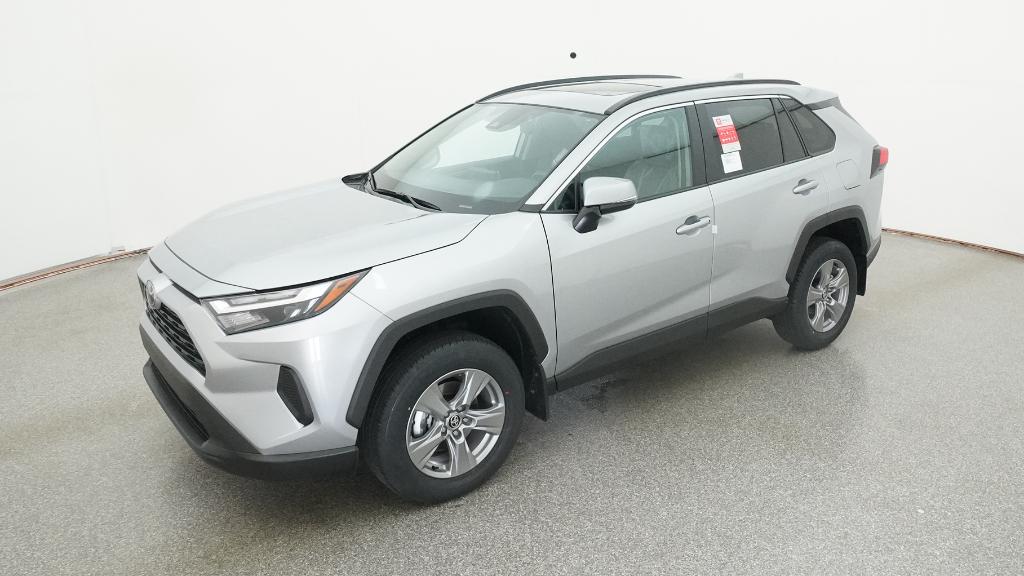 2025 Toyota RAV4 XLE's photo