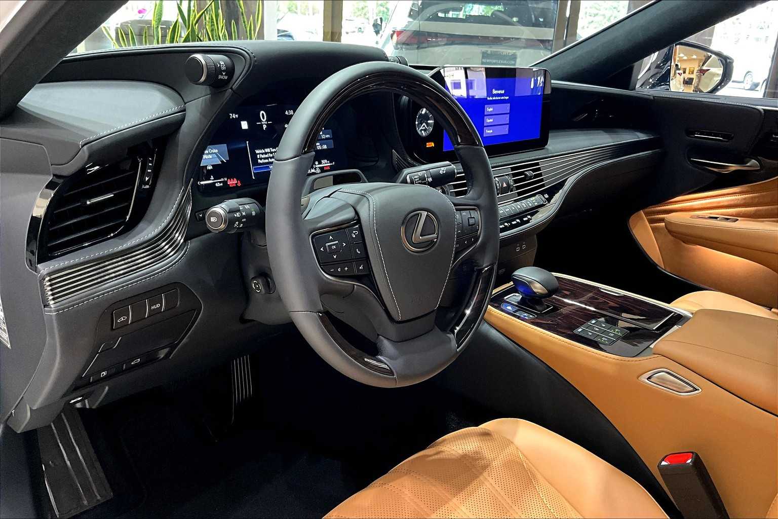 2025 Lexus LS 500 photo 9