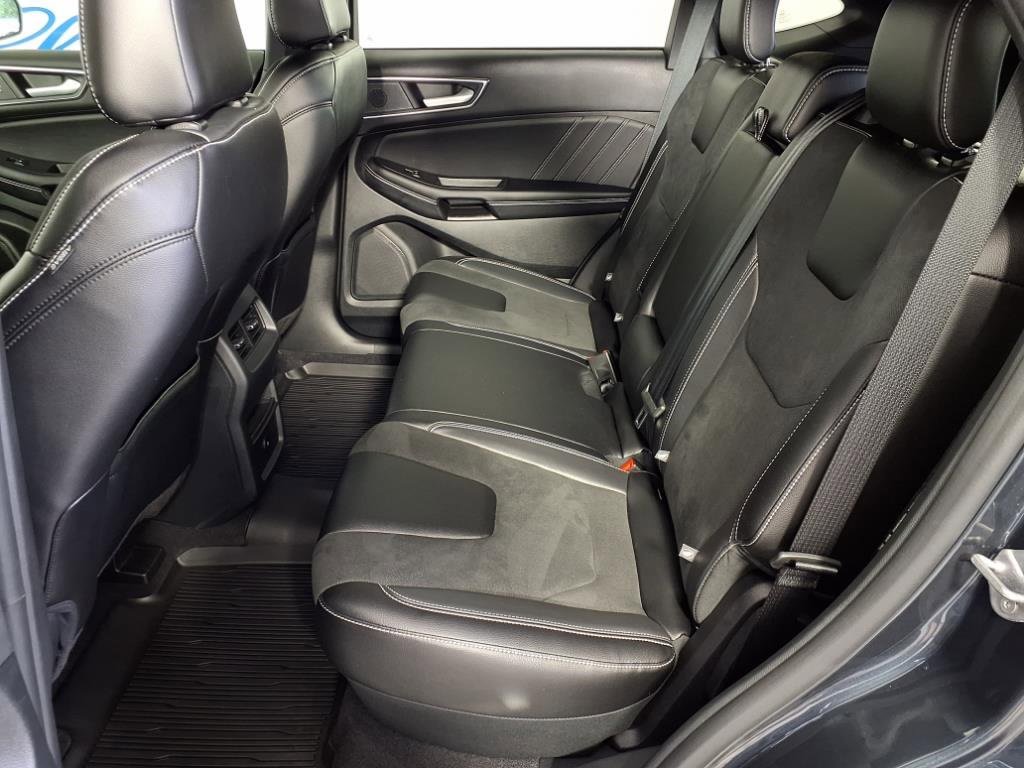 2023 Ford Edge ST photo 4