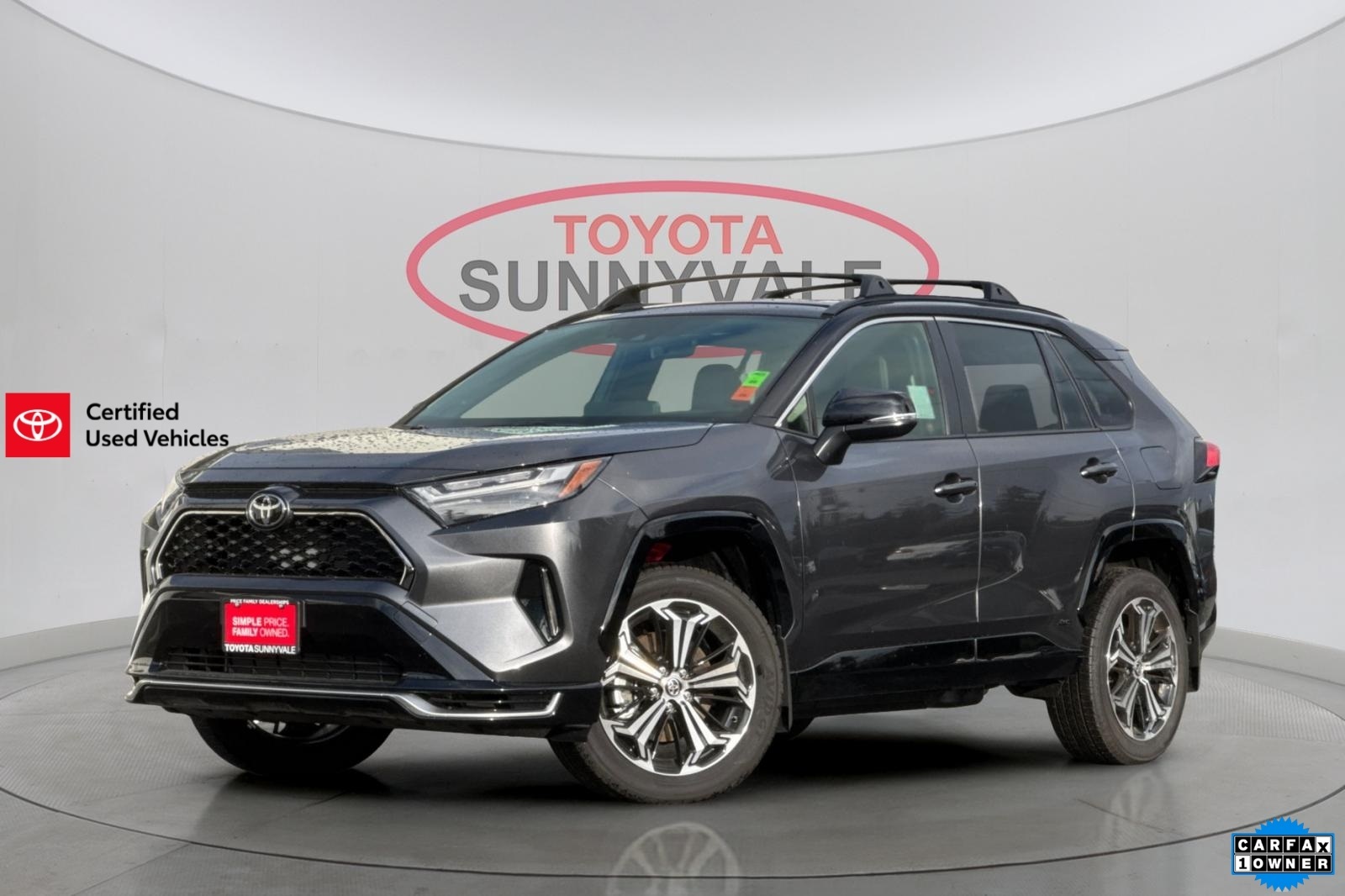 2025 Toyota RAV4 XSE's photo
